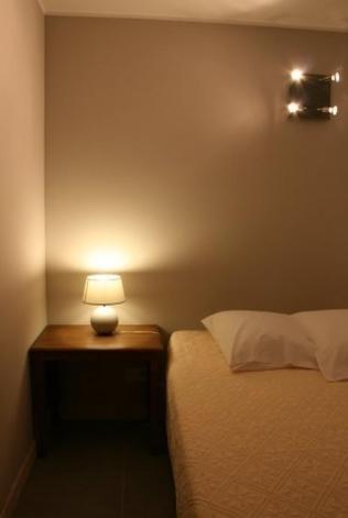 L'Hotellerie Kouros Cuers Δωμάτιο φωτογραφία