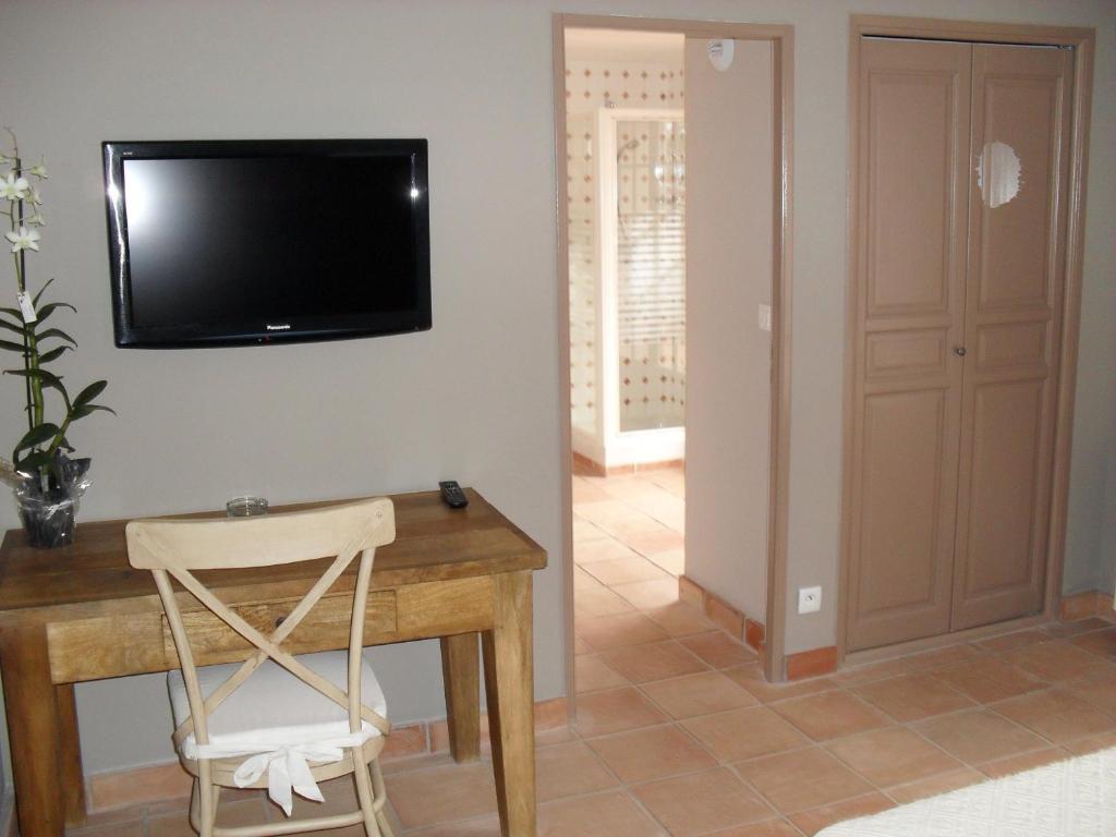 L'Hotellerie Kouros Cuers Δωμάτιο φωτογραφία